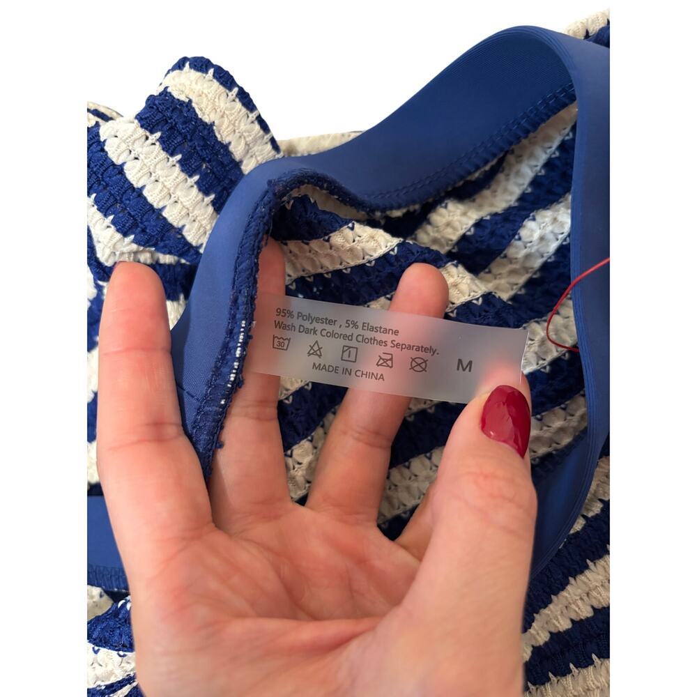 Striped Blue and White Knit Shorts Size M - Picture 6 of 7